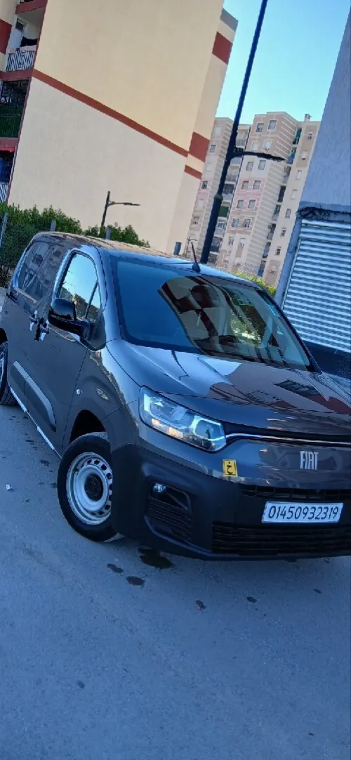 Fiat Doblo 2023 italien