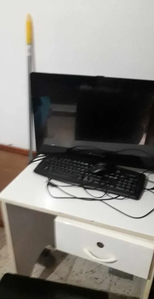 vente PC est bureaux ensemble