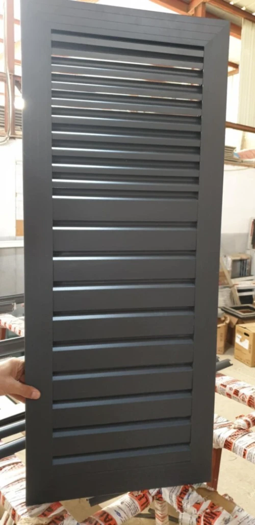 Brise vue en aluminium pour balcon ou clôture 