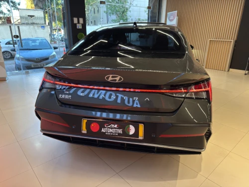 Hyundai Elantra 2025 luxury