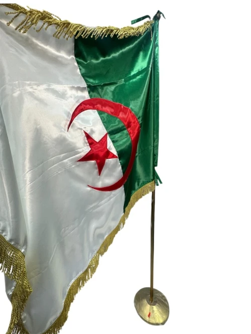 Drapeau national avec socle grand modèle 