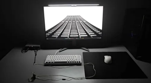 MONITEUR LIGHT BAR ÉCRAN GAMING 