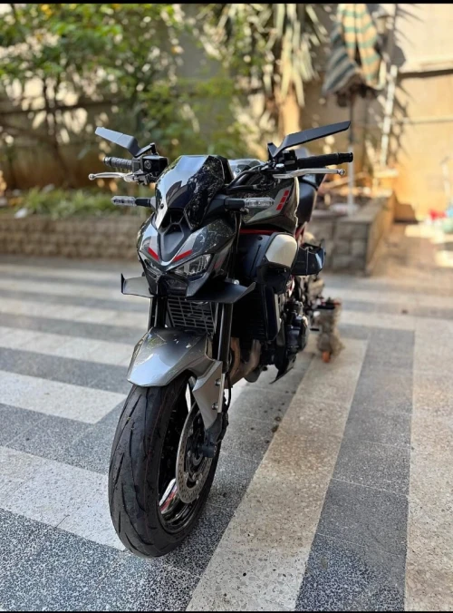 Kawasaki Z900 2025