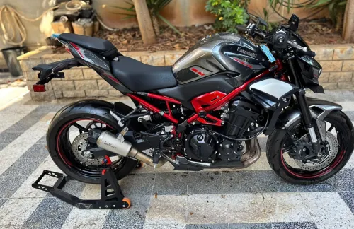 Kawasaki Z900 2025