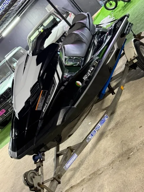 Jet ski