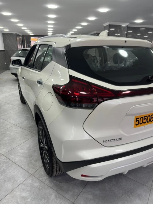 Nissan KICKS 2025 