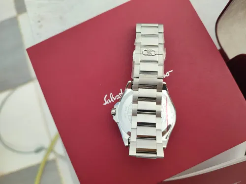 Montre Salvatore Ferragamo 