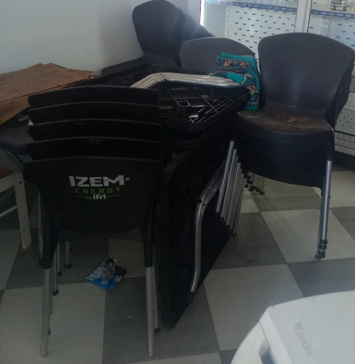 Table et chaises