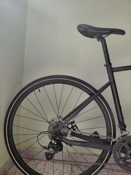 Velo vtc triban rc500 L neuf