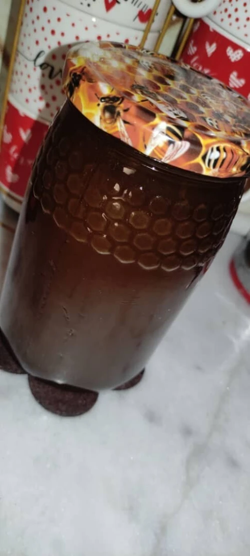 عسل حر مضمون من عند المربي يد أولى