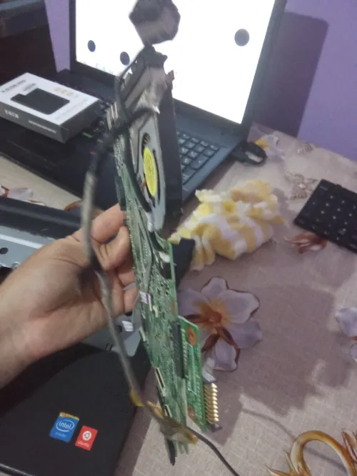 Piéce informatique carte mère Dell 
