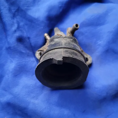 Carburateur,startor,pipe d'admission