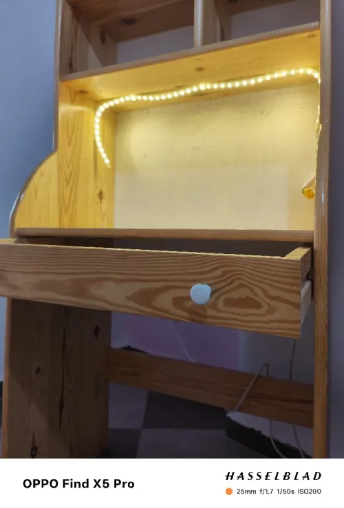 Bureau avec tiroir et étagères de rangement 