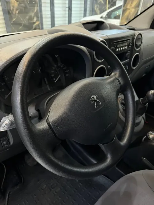 Peugeot Partner 2017 B9