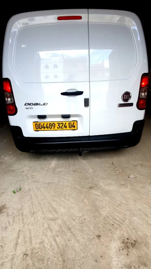 Fiat Doblo 2024 3 places
