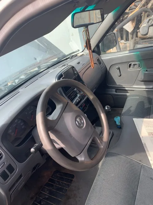 Nissan هردبودي 2012 Np300
