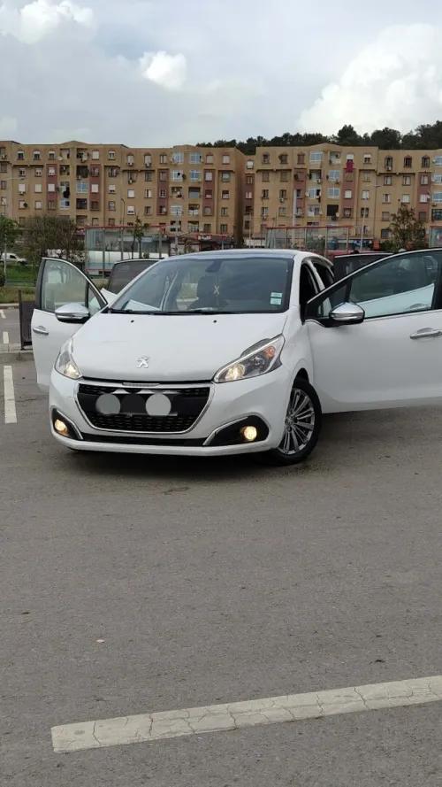 Peugeot 208 2016 Allure Facelift