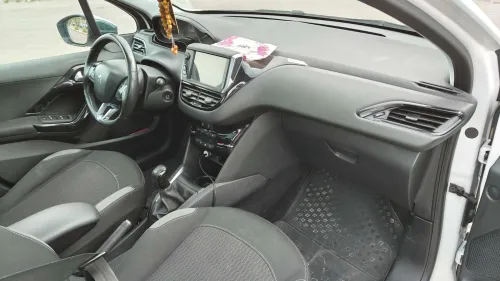 Peugeot 208 2016 Allure Facelift