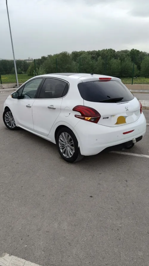 Peugeot 208 2016 Allure Facelift