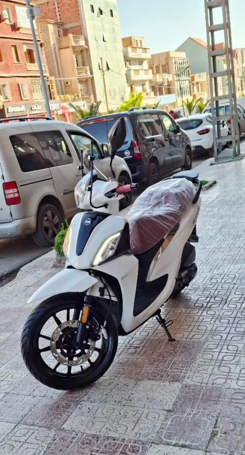 Sym St 200 2025