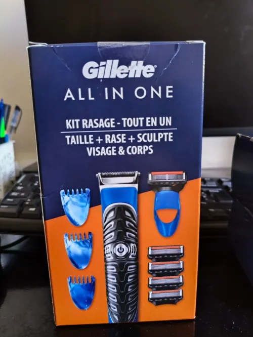 Tondeuse & Kit de Rasage Gillette Tout-en-Un Visage & Corps (Neuf, scellé)