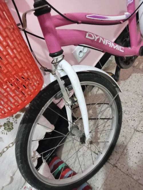 Un très beau vélo pour filles de marque française 21 pouces 