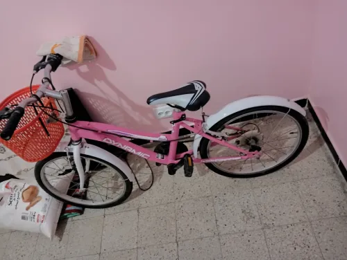 Un très beau vélo pour filles de marque française 21 pouces 