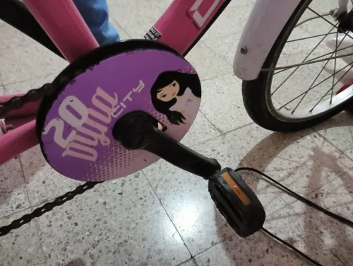 Un très beau vélo pour filles de marque française 21 pouces 