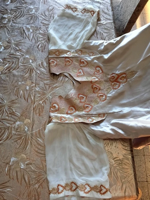 Deux belles robes à vendre 