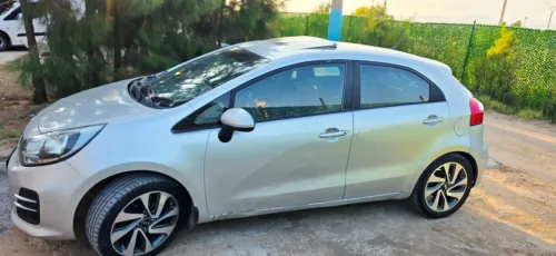 Kia Rio 5 portes 2015 Funny Facelift 