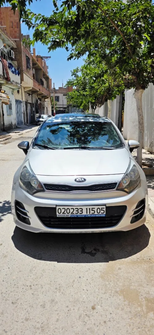Kia Rio 5 portes 2015 Funny Facelift 