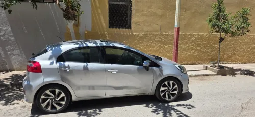 Kia Rio 5 portes 2015 Funny Facelift 