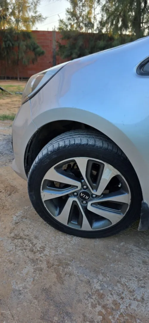 Kia Rio 5 portes 2015 Funny Facelift 