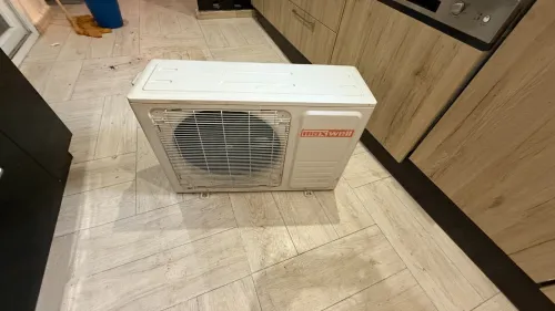 Climatiseur MAXWELL 12000 BTU + accessoires et supports