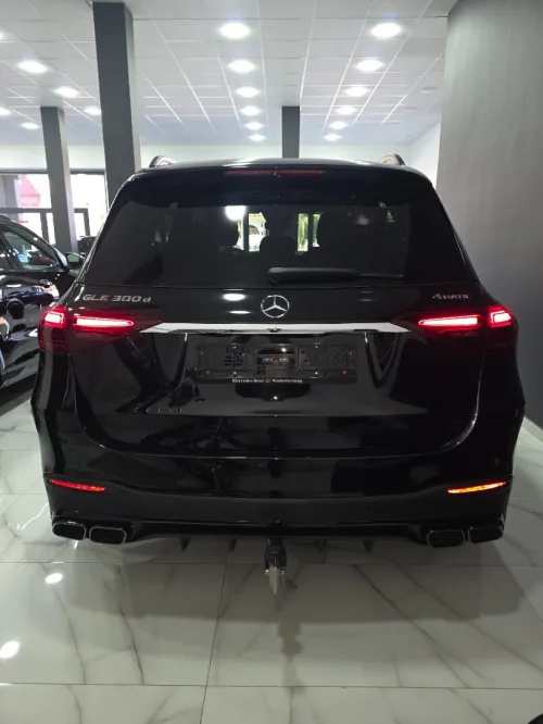 GLE 300  7 Places 2025