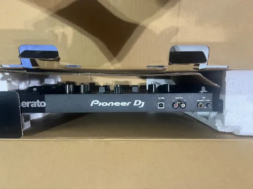 Controller Pioneer DDJ-REV1