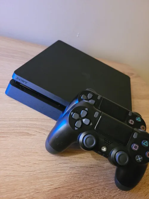 PS4 Slim 500gb manette original + manette copie