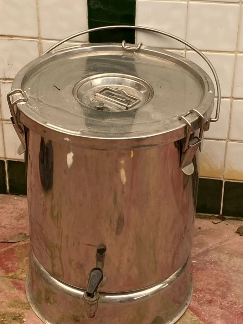 Distributeur de boisson chaude