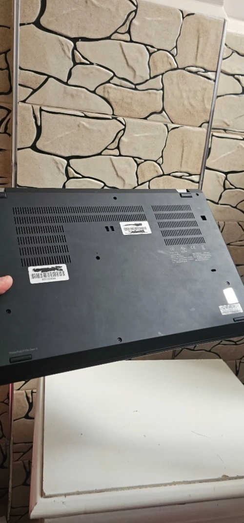 LENOVO THINKPAD P15s Gen 2