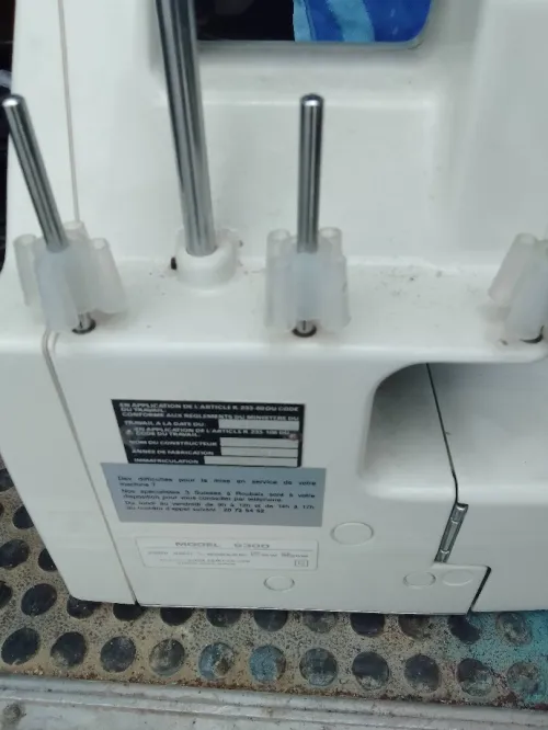 Machine à coudre ALTIC surjeteuse 3fils