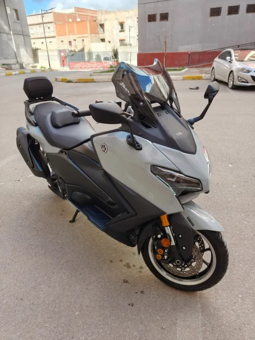 Yamaha Tmax 2025