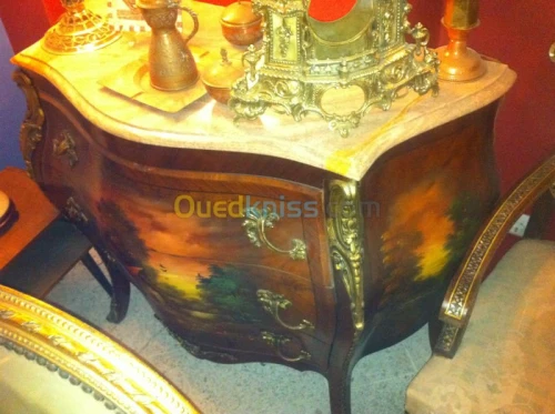 Commode style Louis XV bombée