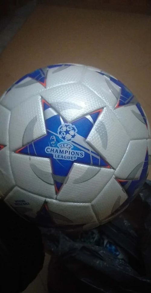Ballon champions league pro gros et detail