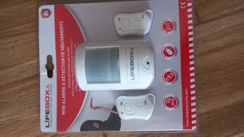 LIFEBOX 5 Mini Alarme neuf détection de mouvements 105 dB, 7m/110 degrés 2 télécommandes et support