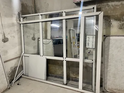 portes et séparations en aluminium