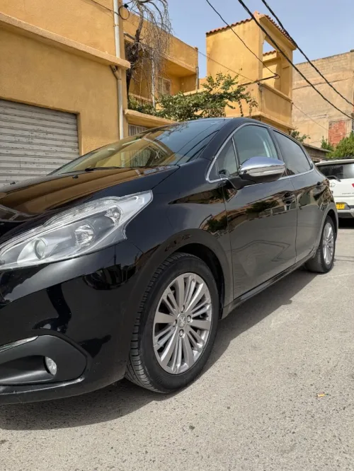 Peugeot 208 2019 Allure