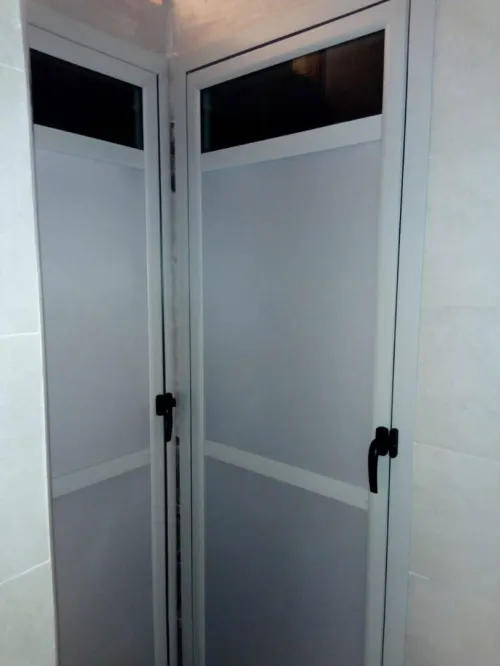 Porte en aluminium 