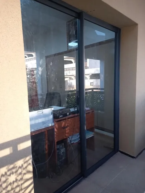 Porte en aluminium 