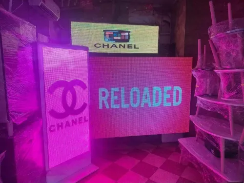 Enseigne Panneau publicitaire Lumineuse Affiche Backlight Écran Led Revêtements Façade Stand Découpe