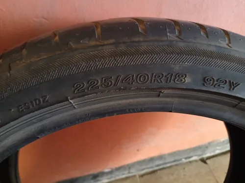 Pneu BRIDGESTONE 225/40 R18